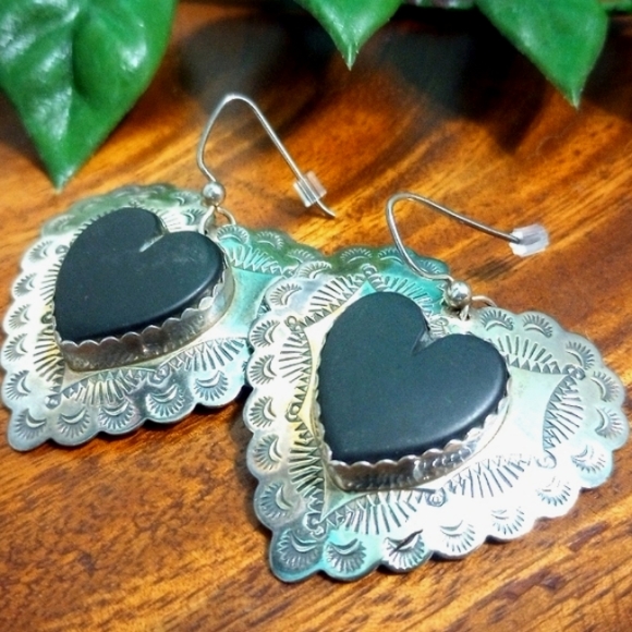 Joan Slifka RARE Vintage Sterling Onyx Scalloped ❤️ Heart Earrings - Picture 1 of 10